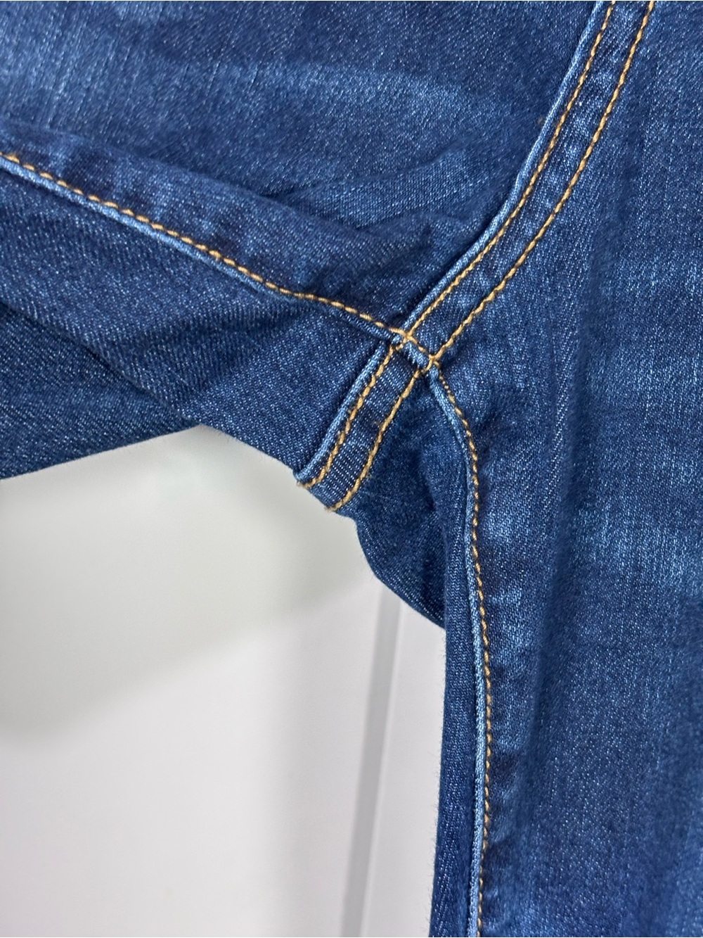 Johnny Was Mid Rise The Skinny Jean Women’s 31 Tapered Leg Stretch - Picture 4 of 7